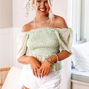 NWT Peonies Preferred Smocked Top In Lime